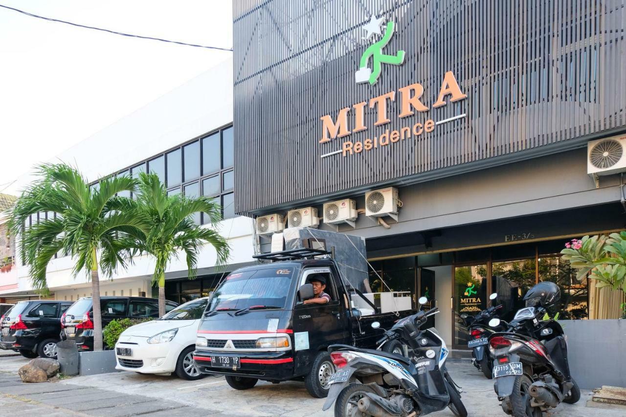 Hotel RedDoorz near Ahmad Yani Airport 3 Semarang Zewnętrze zdjęcie